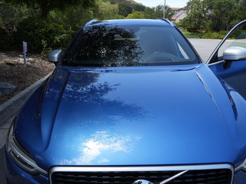Used 2018 Volvo XC60 T6 R-Design w/ Convenience Package AWD/4WD image 8