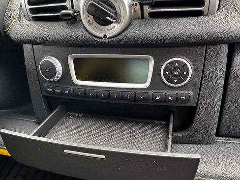 Used 2013 smart fortwo passion image 18