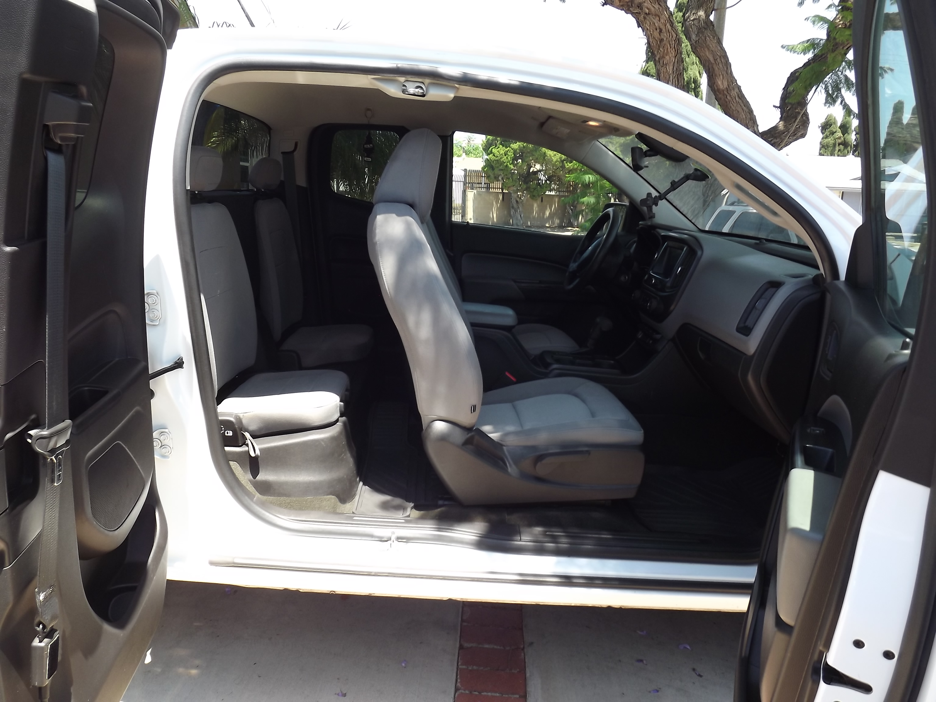 Used 2017 Chevrolet Colorado W/T w/ WT Convenience Package RWD image 15
