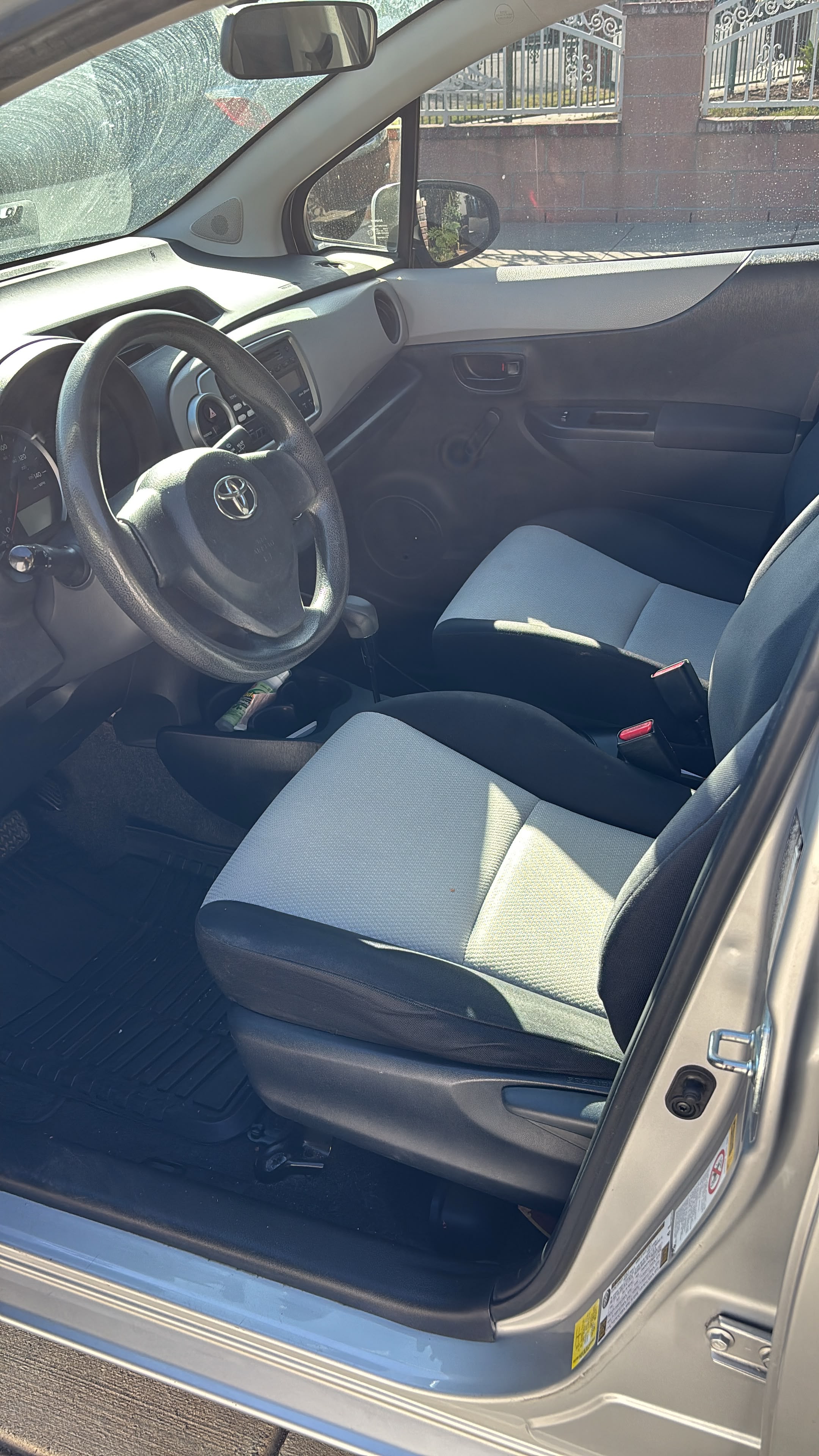 Used 2014 Toyota Yaris L FWD image 8