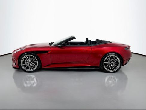 Used 2025 Aston Martin DB12 Convertible image 5