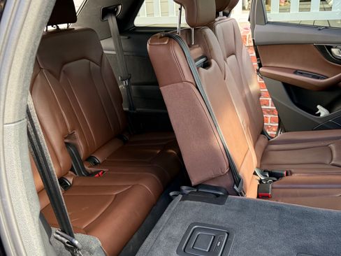 Used 2018 Audi Q7 3.0T Prestige w/ Prestige Package image 12