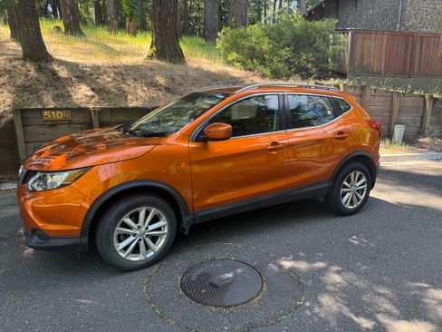 Used 2017 Nissan Rogue Sport SV FWD image 4