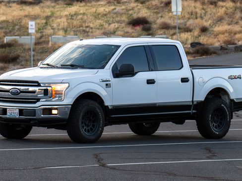 Used 2018 Ford F150 XLT w/ Trailer Tow Package image 13