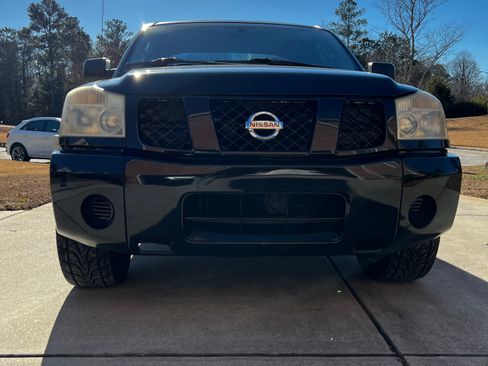 Used 2004 Nissan Titan XE image 2