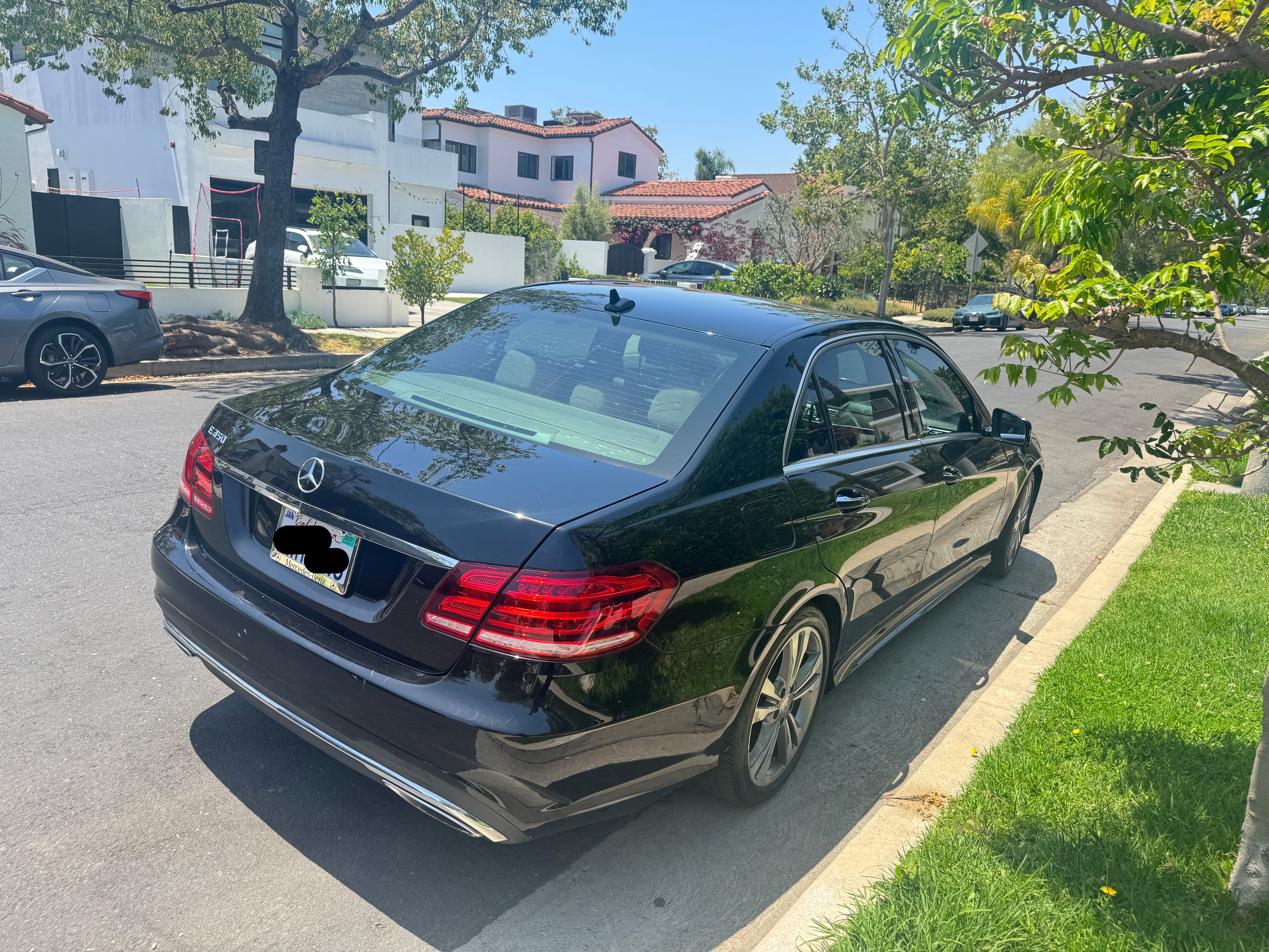 Used 2016 Mercedes-Benz E 350 Sedan w/ Premium Package image 6