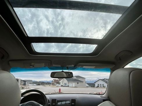 Used 2009 Subaru Outback 2.5XT Limited image 24