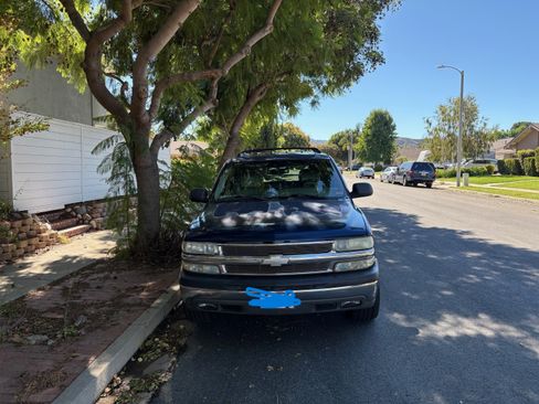 Used 2002 Chevrolet Tahoe LS image 2