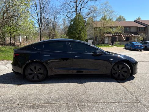Used 2025 Tesla Model 3 Long Range image 8