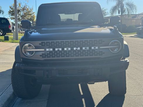 Used 2022 Ford Bronco Badlands image 2