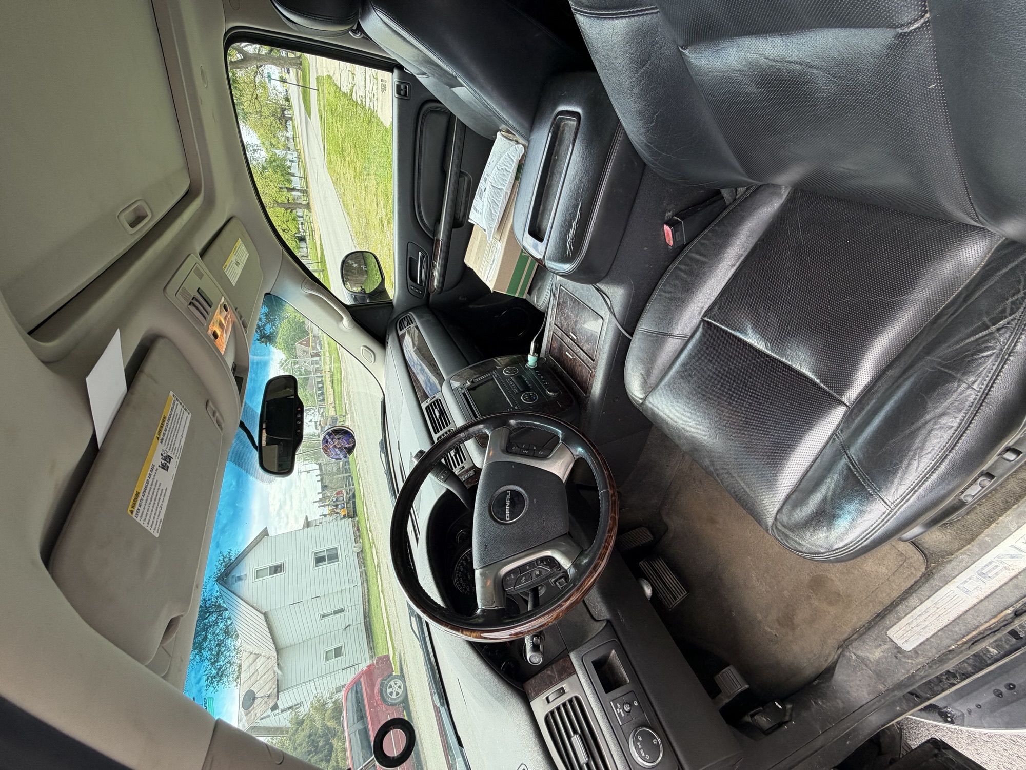 Used 2011 GMC Yukon Denali AWD/4WD image 10