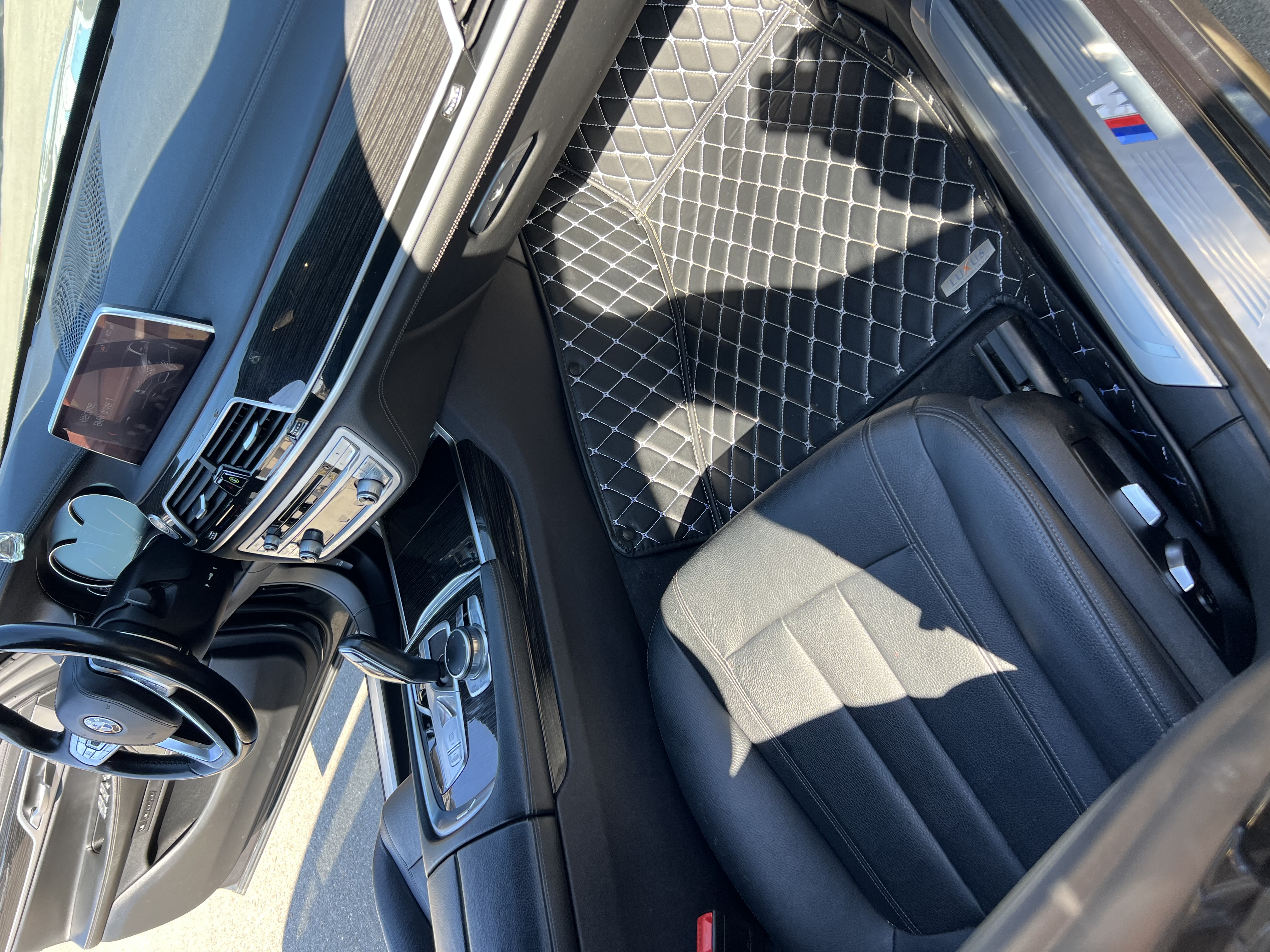 Used 2019 BMW 740i w/ M Sport Package RWD image 10
