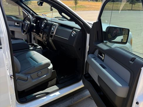 Used 2014 Ford F150 XLT w/ XLT Convenience Package AWD/4WD image 8