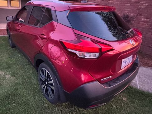 Used 2019 Nissan Kicks SV w/ Exterior Electronics Package image 2