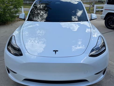 Used 2024 Tesla Model Y Performance image 2
