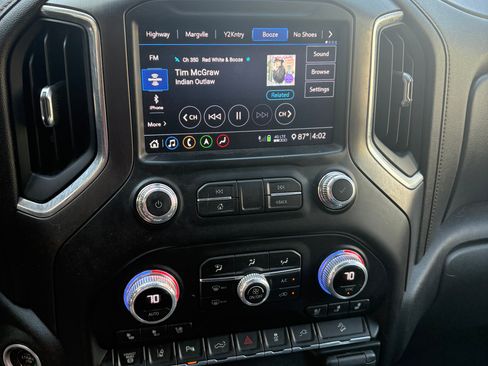 Used 2020 GMC Sierra 2500 AT4 w/ AT4 Premium Package AWD/4WD image 8