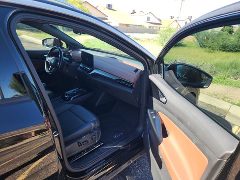 Used 2021 Volkswagen ID.4 Pro S w/ Gradient Package image 13