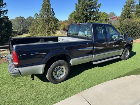 Used 1999 Ford F250 2WD SuperCab Super Duty image 2