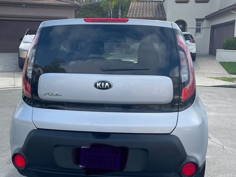Used 2015 Kia Soul + FWD image 6