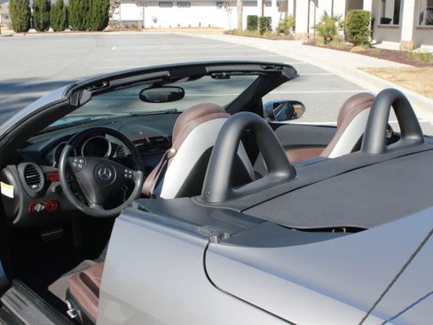 Used 2005 Mercedes-Benz SLK 350 image 2