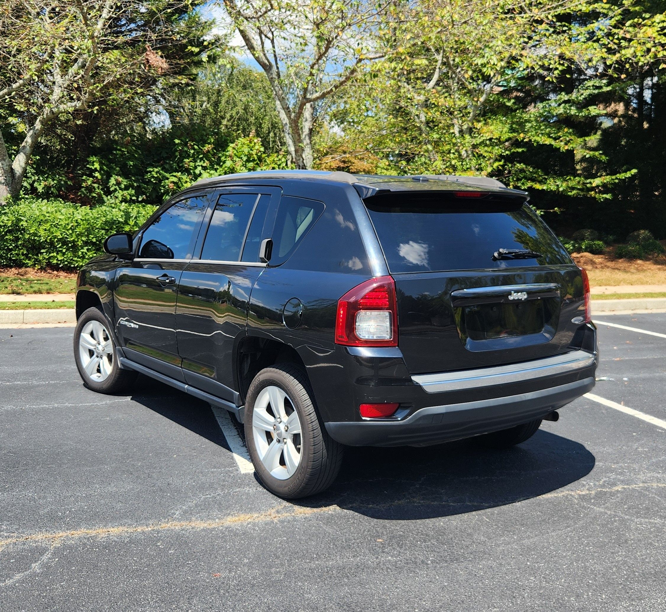 Used 2015 Jeep Compass High Altitude FWD image 2
