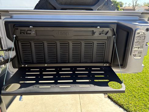 Used 2019 Jeep Wrangler Unlimited Sport S image 9