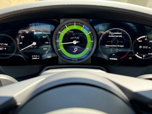 Used 2023 Porsche 911 Coupe image 9