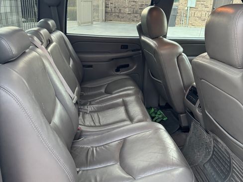 Used 2004 GMC Sierra 2500 SLT w/ Heavy-Duty Power Package image 6