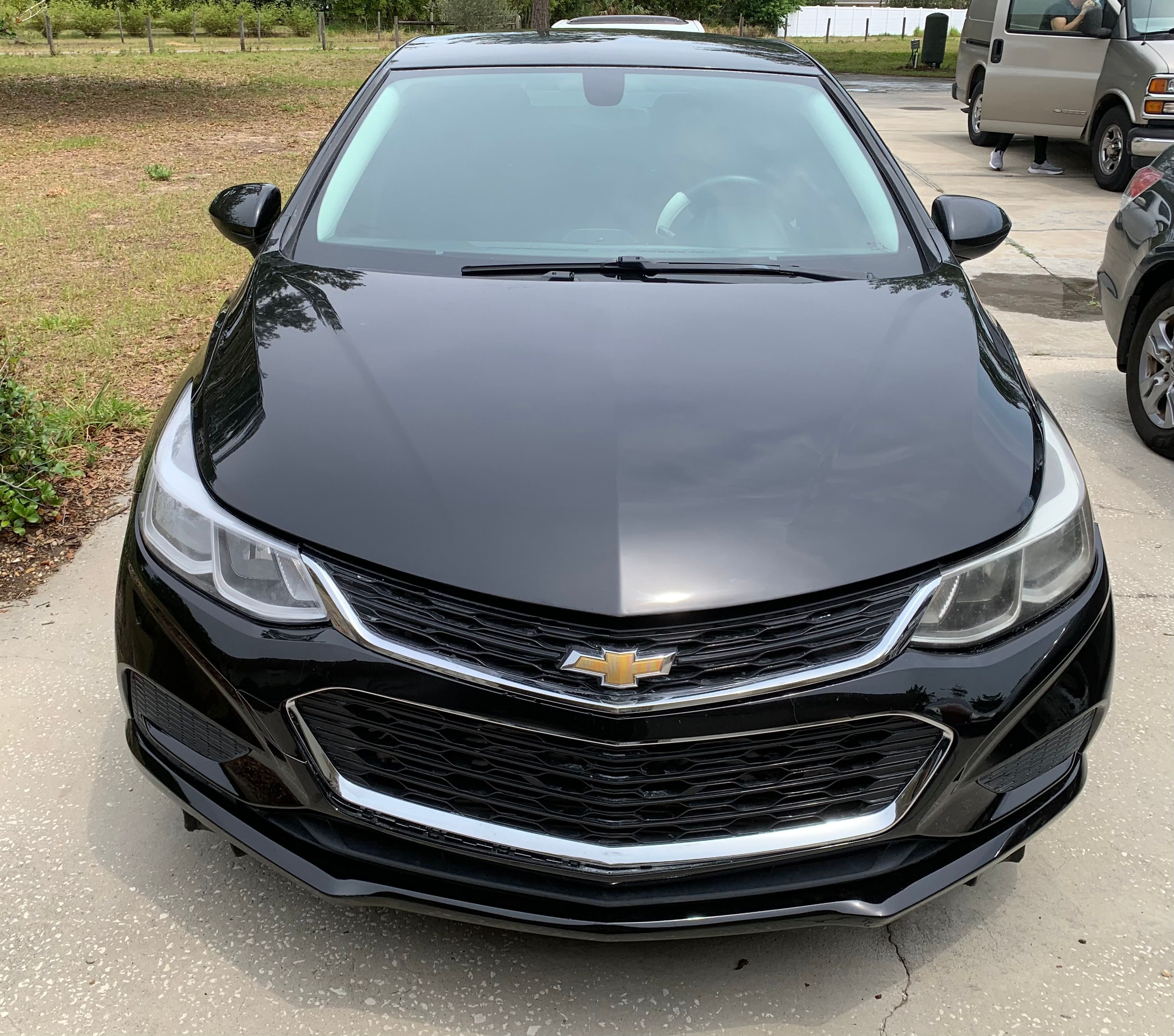 Used 2017 Chevrolet Cruze LS FWD image 2