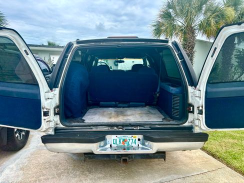 Used 1999 GMC Suburban 2WD w/ Marketing Opt Pkg 2 image 5