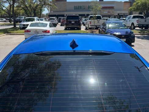 Used 2018 Chevrolet Cruze LT w/ Convenience Package image 24