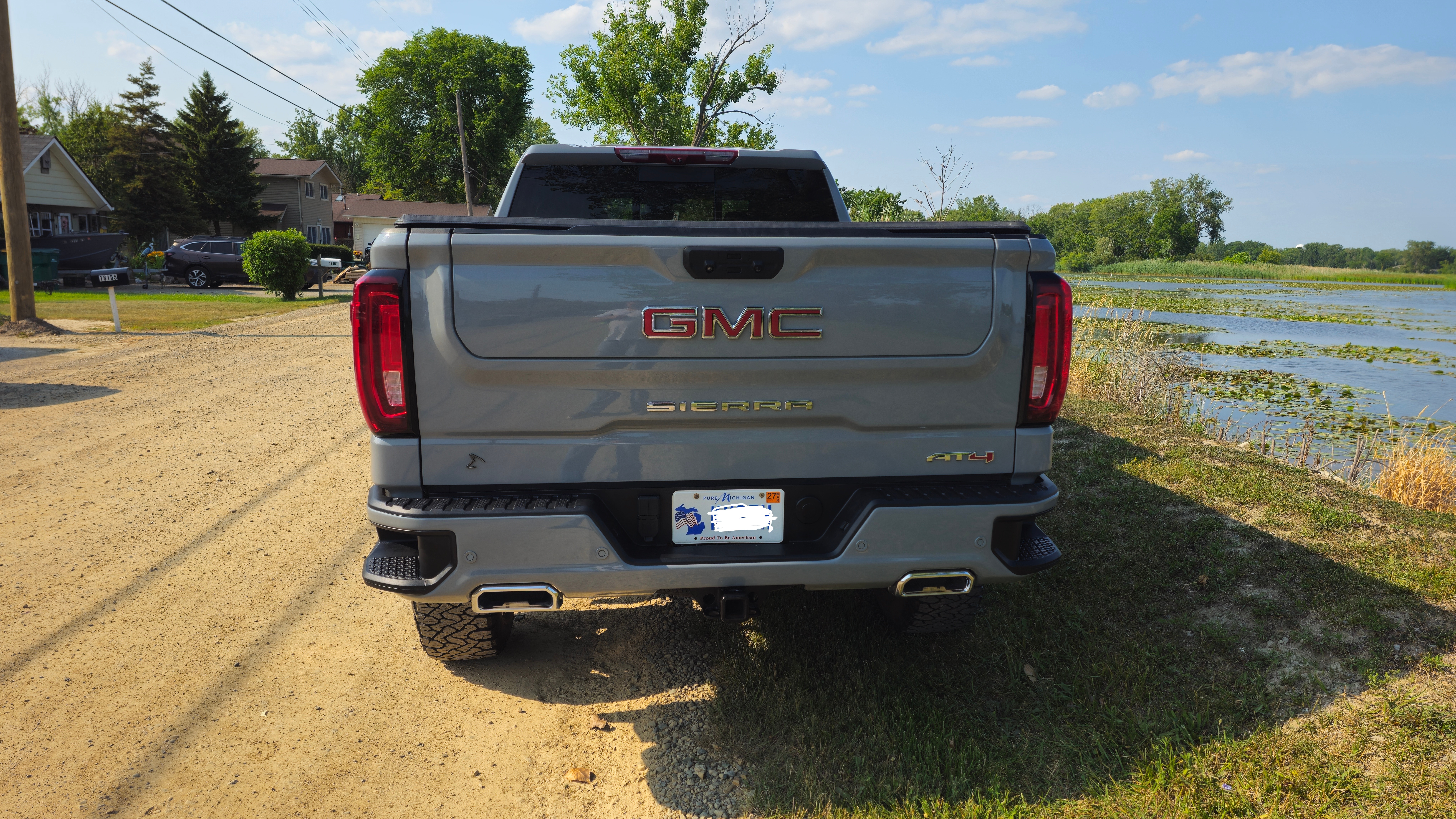 Used 2024 GMC Sierra 1500 AT4 w/ Technology Package AWD/4WD image 9