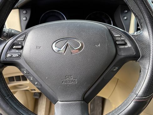 Used 2017 INFINITI QX50 2WD w/ Deluxe Touring Package image 13