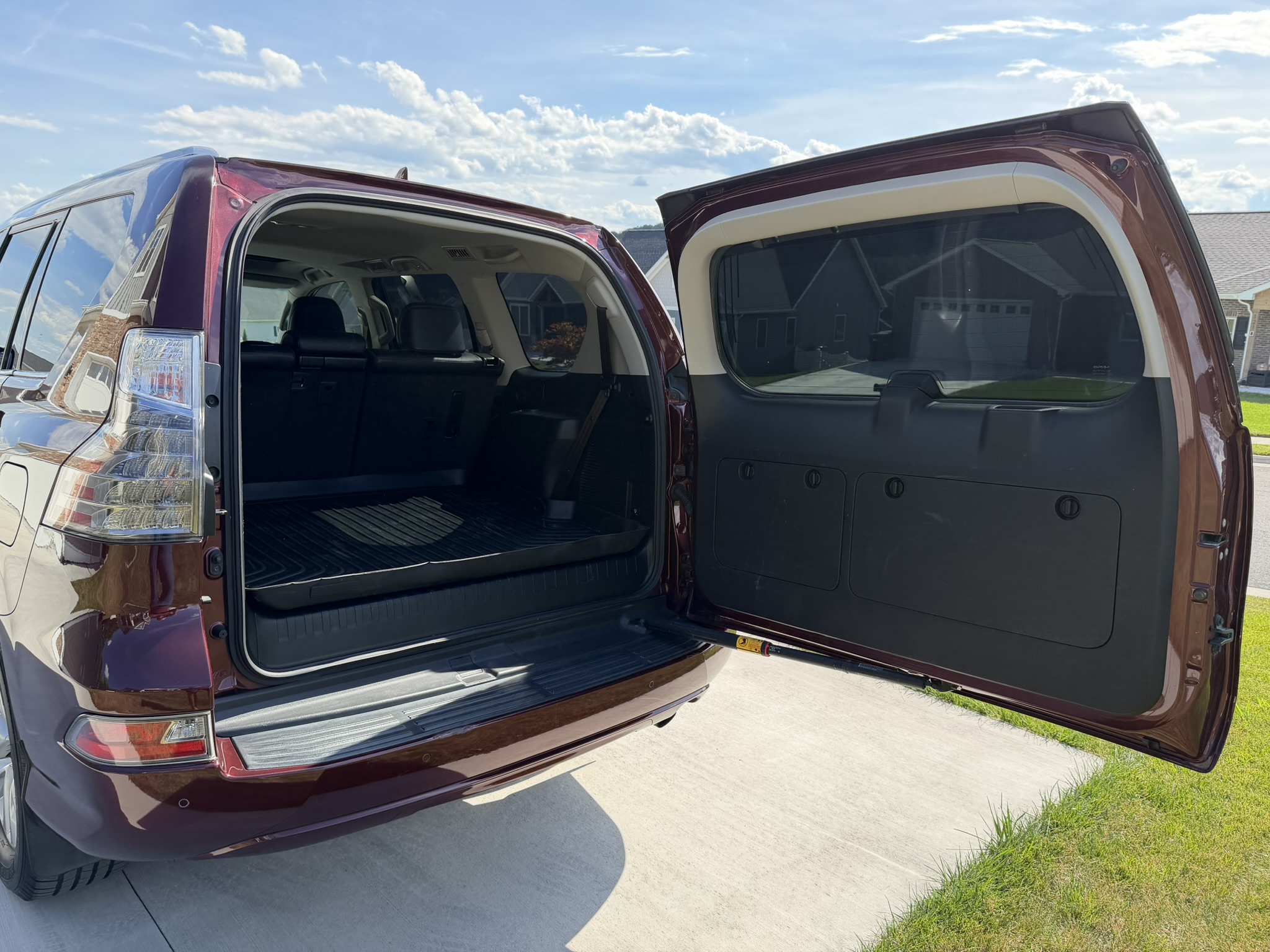 Used 2015 Lexus GX 460 w/ Premium Package AWD/4WD image 16
