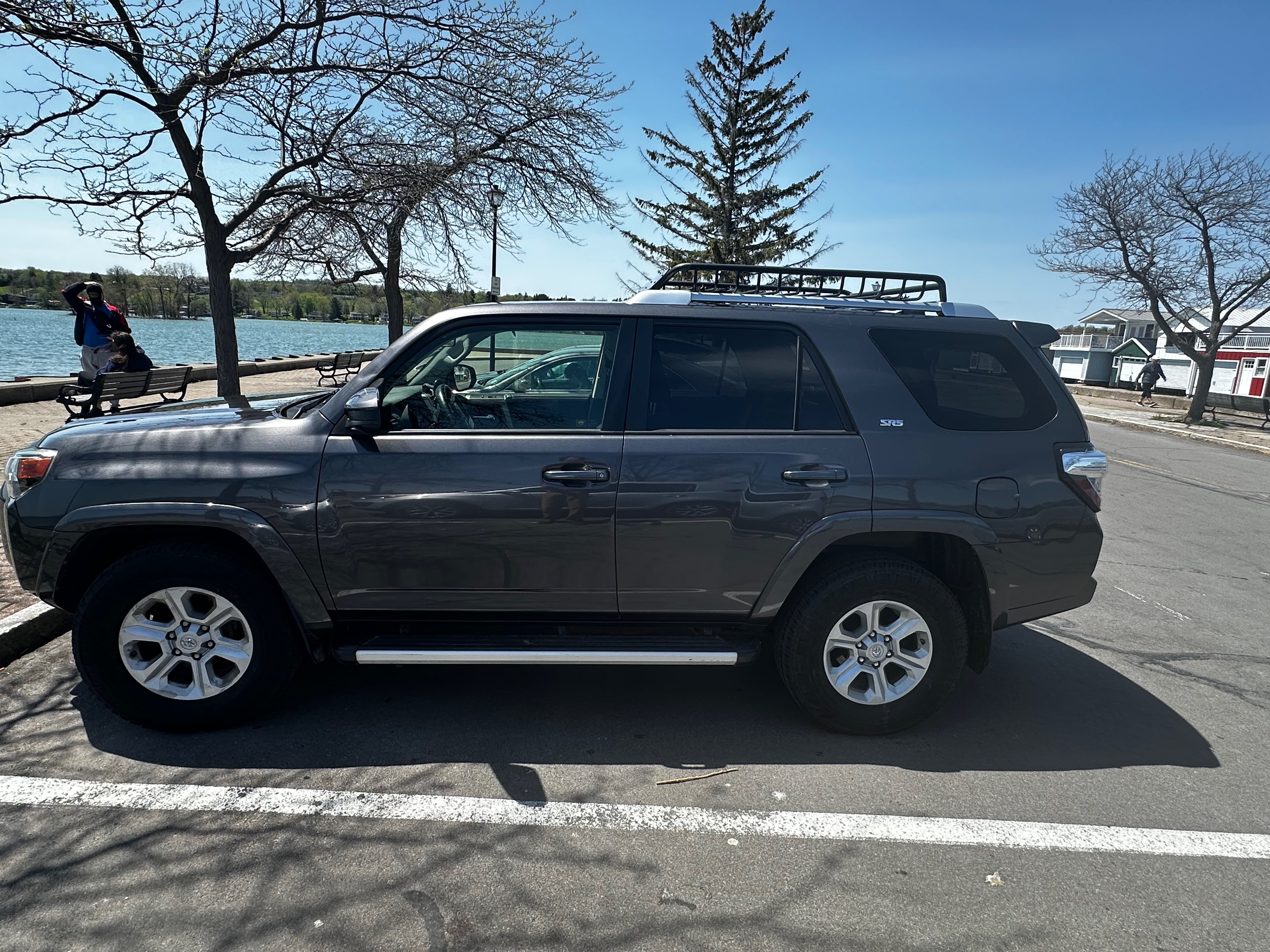 Used 2016 Toyota 4Runner SR5 AWD/4WD image 5