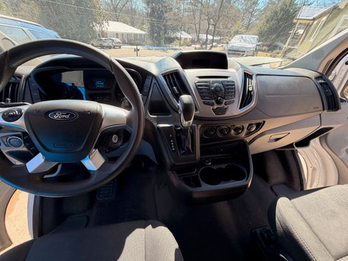Used 2015 Ford Transit 350 XLT image 10