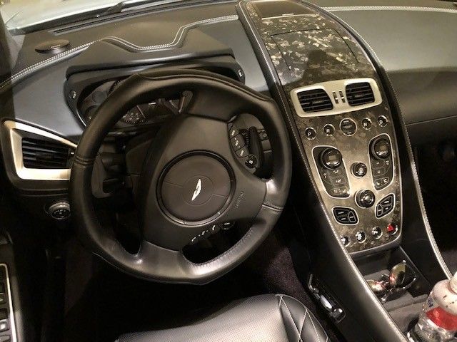 Used 2018 Aston Martin Vanquish S RWD image 11