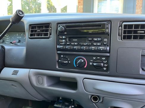 Used 2002 Ford F250 2WD Crew Cab Super Duty image 10