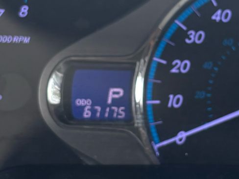 Used 2011 Toyota Sienna XLE image 14