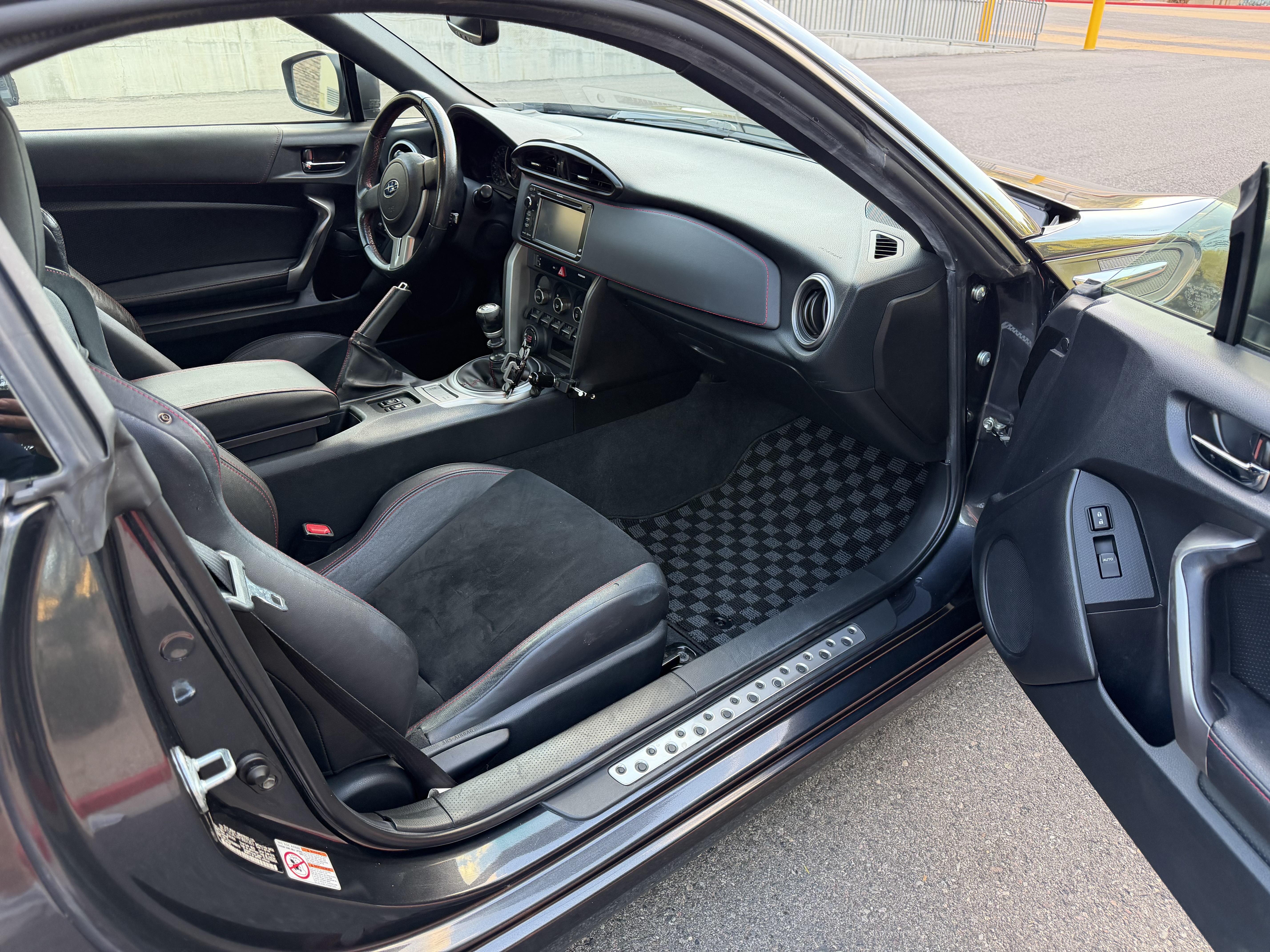 Used 2015 Subaru BRZ Limited RWD image 2