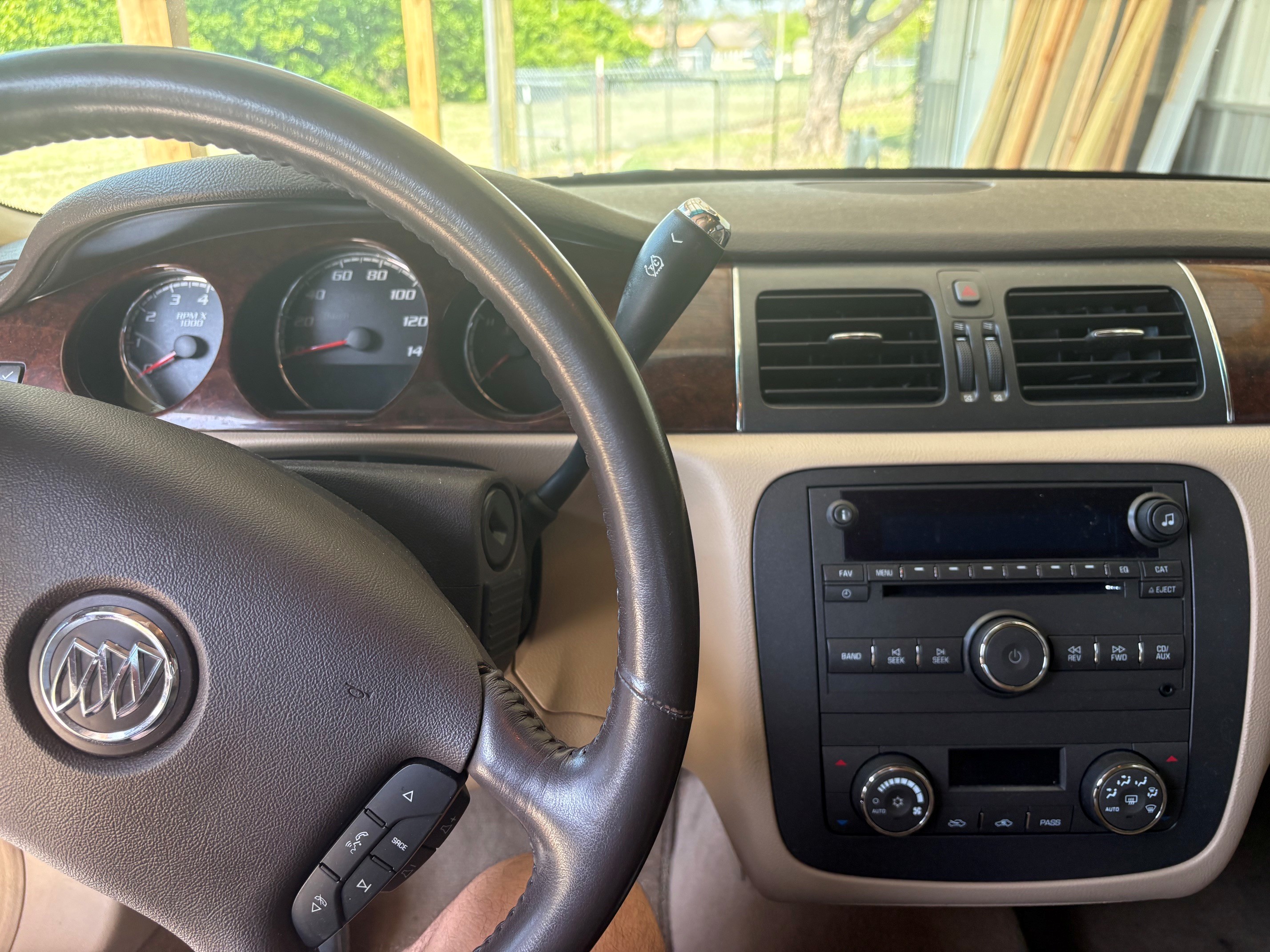 Used 2011 Buick Lucerne CXL FWD image 8