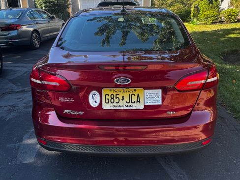 Used 2017 Ford Focus SEL FWD image 9