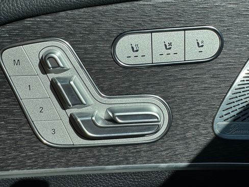 Used 2022 Mercedes-Benz GLS 450 4MATIC image 12