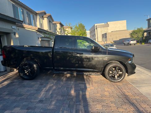 Used 2018 RAM 1500 Express w/ Black Ram 1500 Express Group image 9
