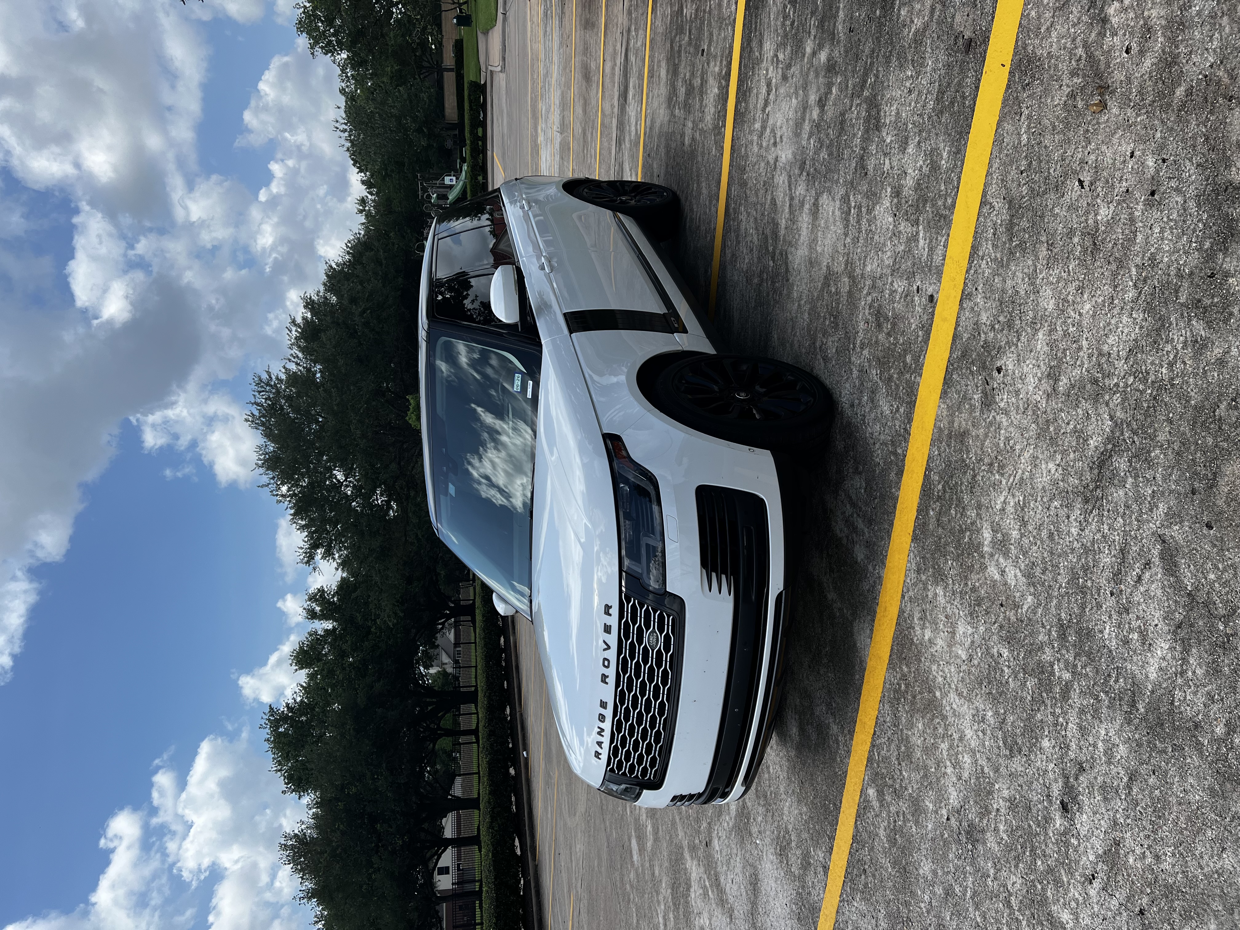 Used 2018 Land Rover Range Rover Long Wheelbase Supercharged AWD/4WD image 1