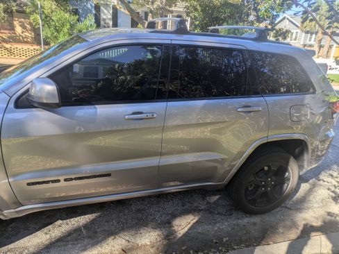 Used 2019 Jeep Grand Cherokee Altitude image 5