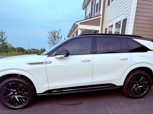 Used 2025 Cadillac Escalade IQ Sport 1 w/ LPO, ONYX Package image 15