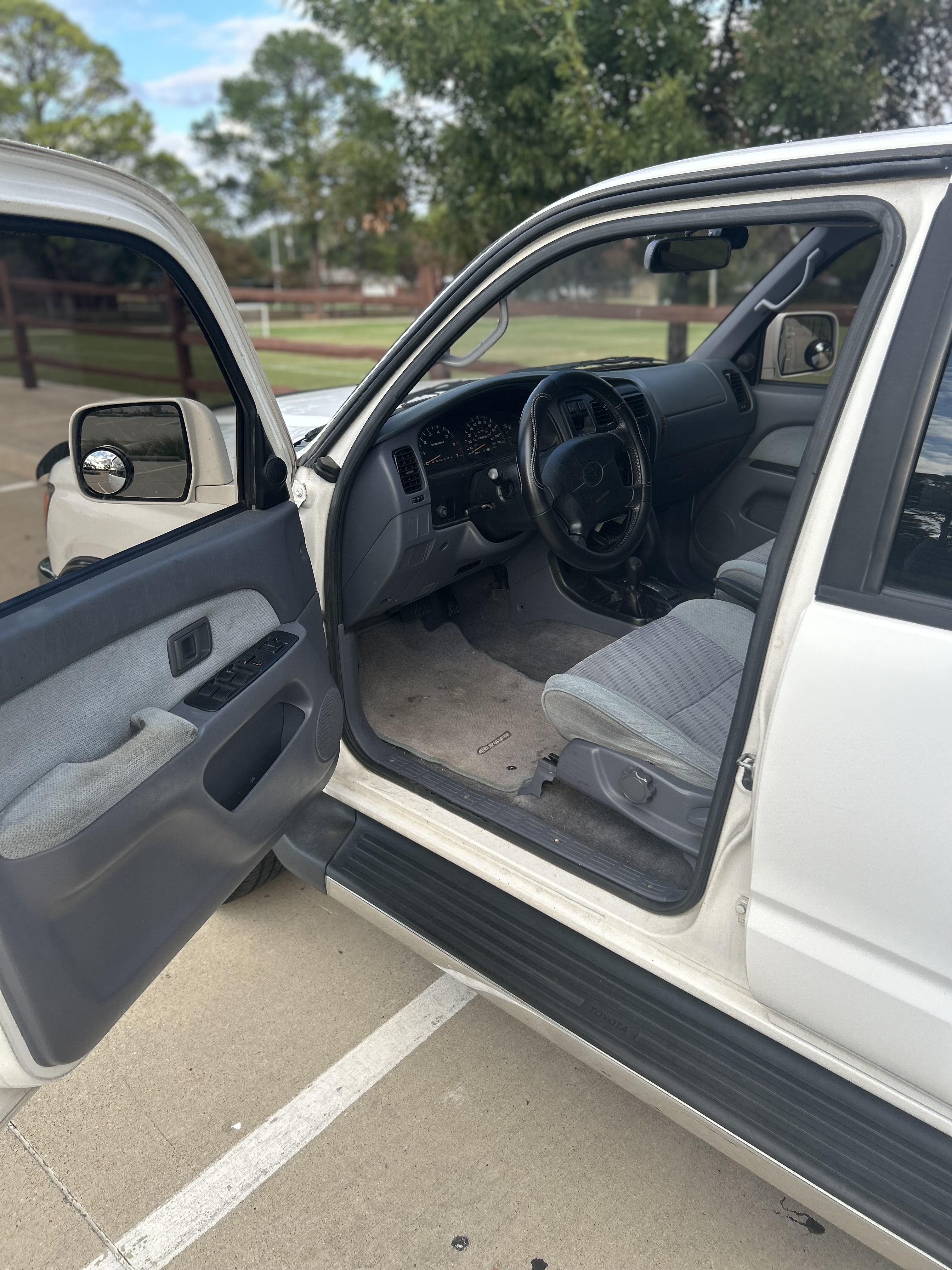 Used 1998 Toyota 4Runner SR5 AWD/4WD image 6