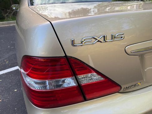 Used 2005 Lexus LS 430 RWD image 31
