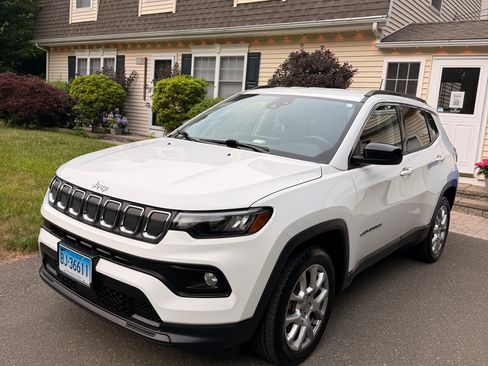 Used 2022 Jeep Compass Latitude AWD/4WD image 4